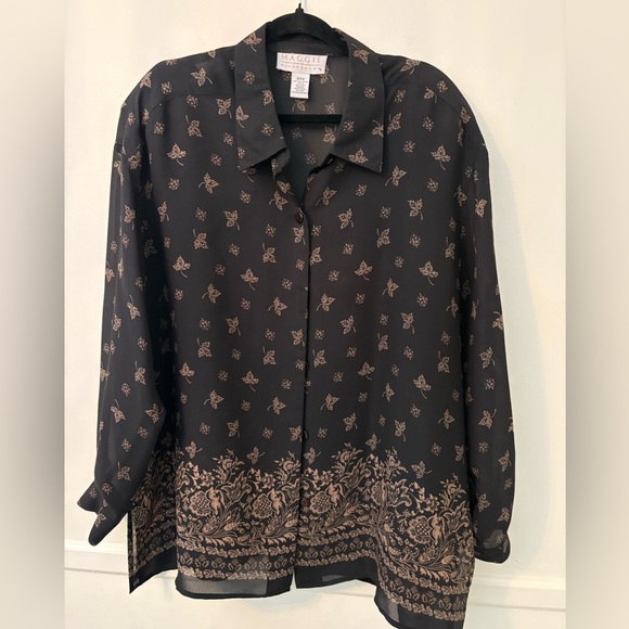 maggie McNaughton Tops - Maggie McNaughton Plus Size Women’s Blouse. Long Button Cuff Sleeves Sz 22
